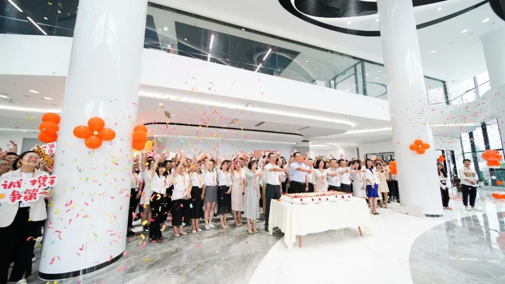 ǶǸϿ | 22죬Ͽʱ̣