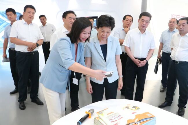 �ǻ�����Բ�����ͬ�Ļ� | ɽ��ʡ��Э��ϯ��۾�һ�е��ý������֣���չר����л